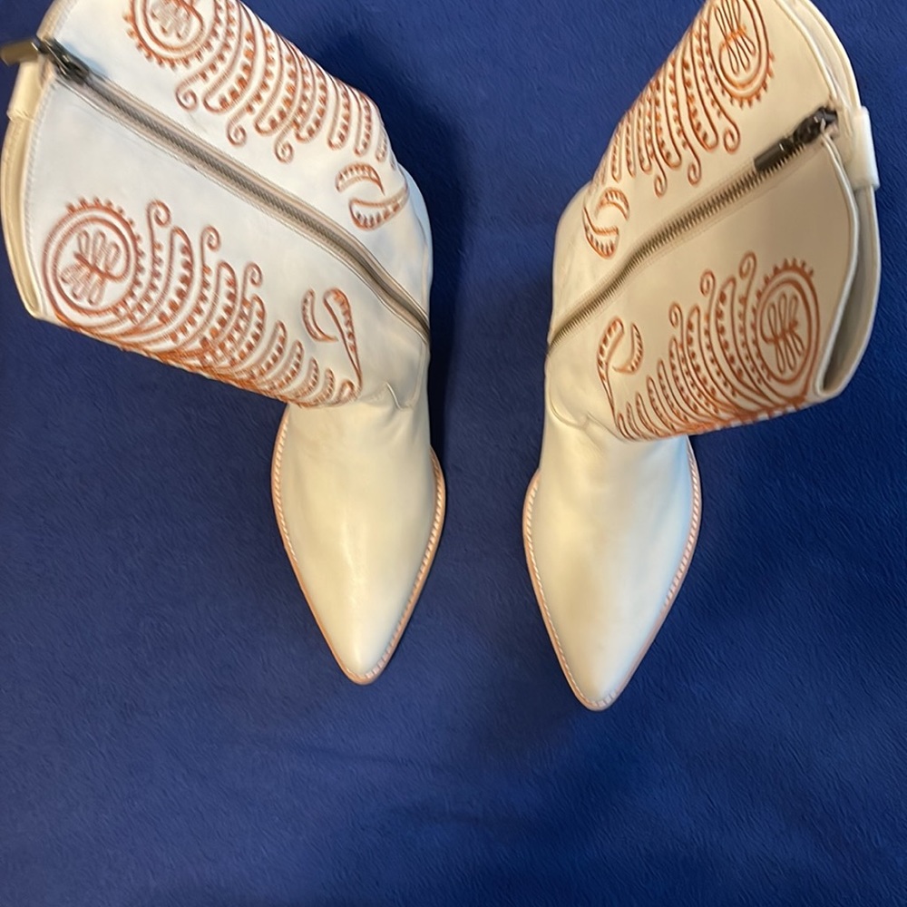 NEW Anthropologie Italian Cowboy boots cream with stitching size 7 (37.5) - Picture 3 of 9